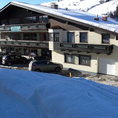 Hotel-Pension Flora Saalbach Exterior foto
