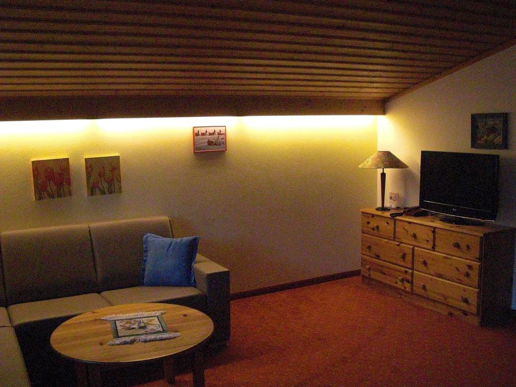 Hotel-Pension Flora Saalbach Zimmer foto
