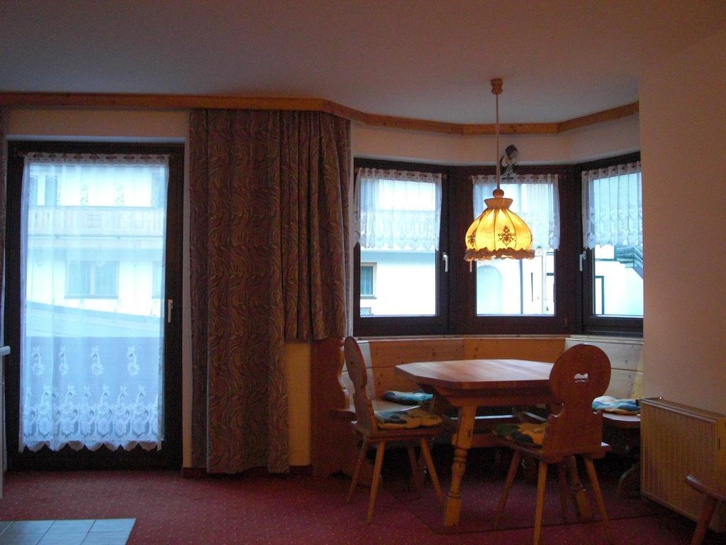 Hotel-Pension Flora Saalbach Zimmer foto