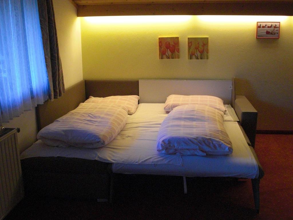 Hotel-Pension Flora Saalbach Zimmer foto