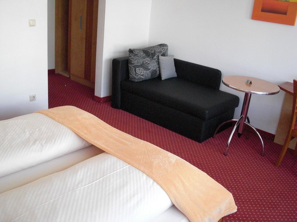 Hotel-Pension Flora Saalbach Zimmer foto