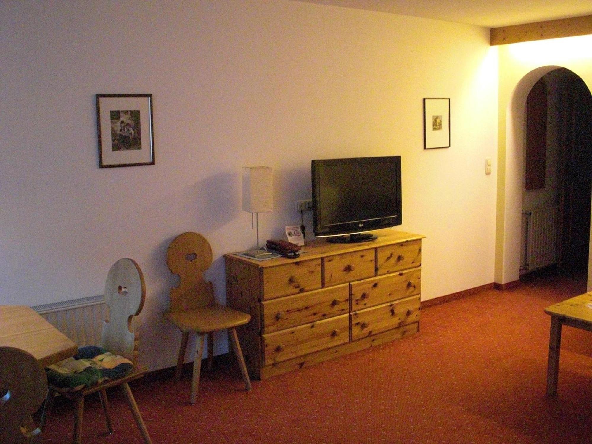 Hotel-Pension Flora Saalbach Zimmer foto
