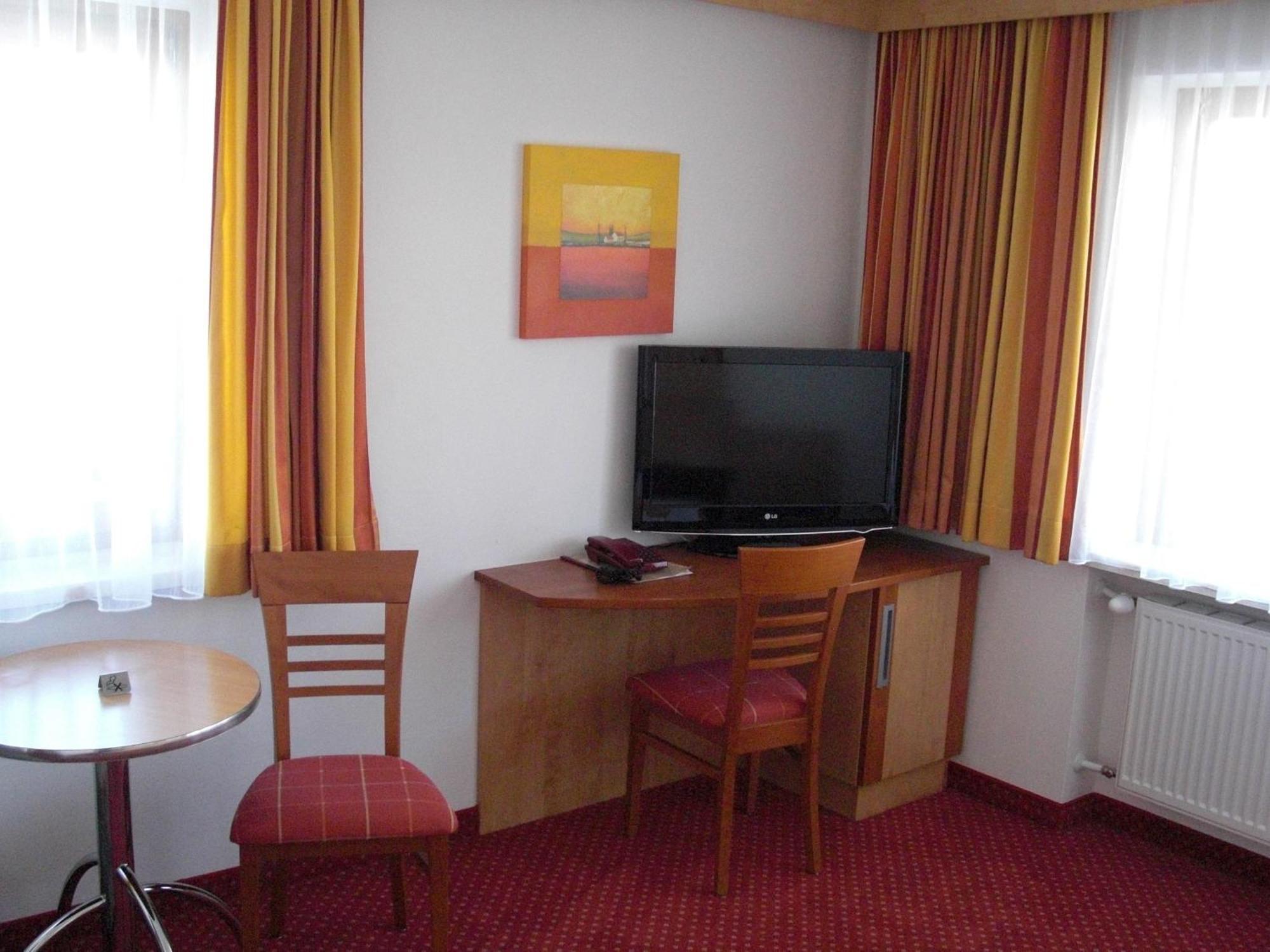 Hotel-Pension Flora Saalbach Zimmer foto