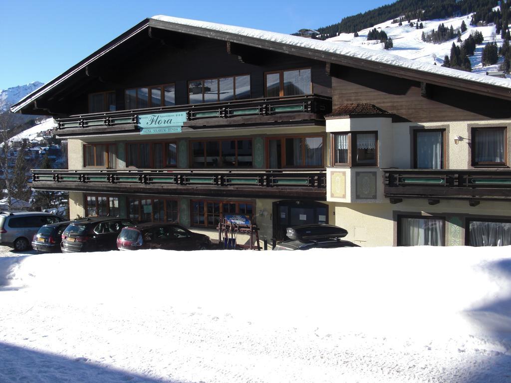 Hotel-Pension Flora Saalbach Exterior foto
